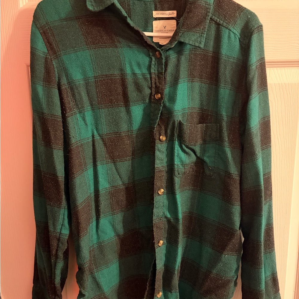 American Eagle Outfitters Green and Black Plaid Flannel Shirt